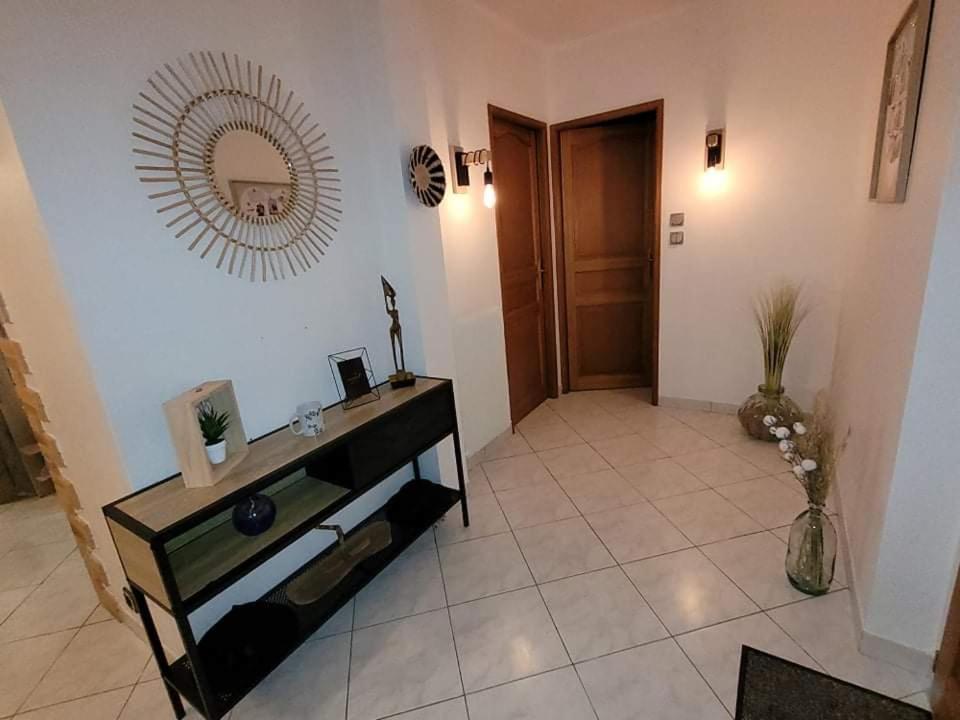 Appartement Cosy Style Industriel Bourges Exterior photo